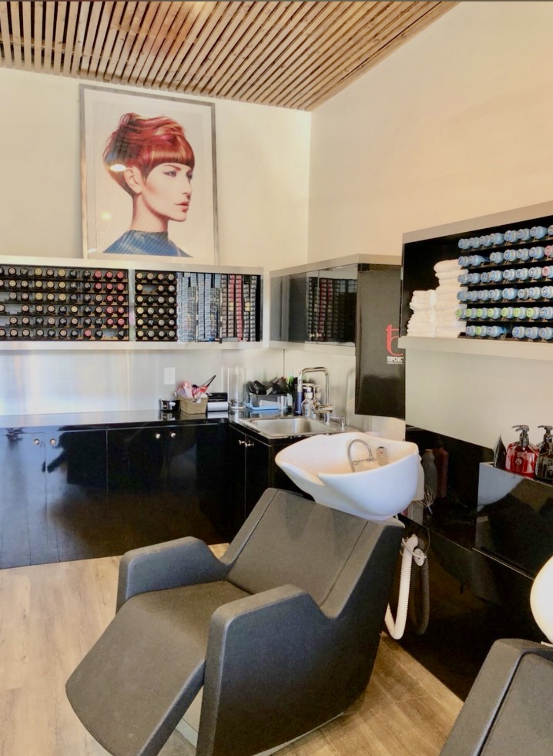 Allure Salon Oakland interior